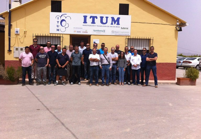 ITUM-SAS seminar on nutrition in table grapes, celebrating 10 years of cooperation and presentation of foliar and root applications in table grapes to companies associates to ITUM