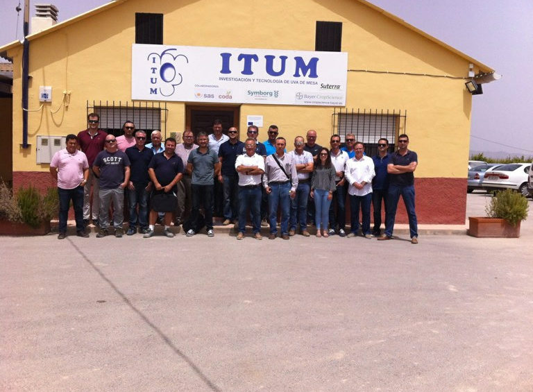 ITUM-SAS seminar on nutrition in table grapes, celebrating 10 years of cooperation and presentation of foliar and root applications in table grapes to companies associates to ITUM