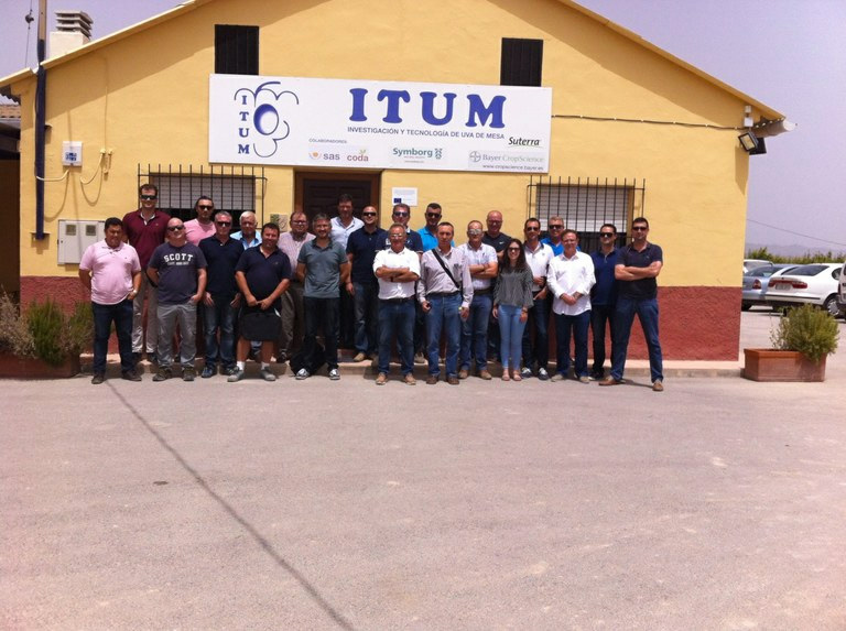 ITUM-SAS seminar on nutrition in table grapes, celebrating 10 years of cooperation and presentation of foliar and root applications in table grapes to companies associates to ITUM